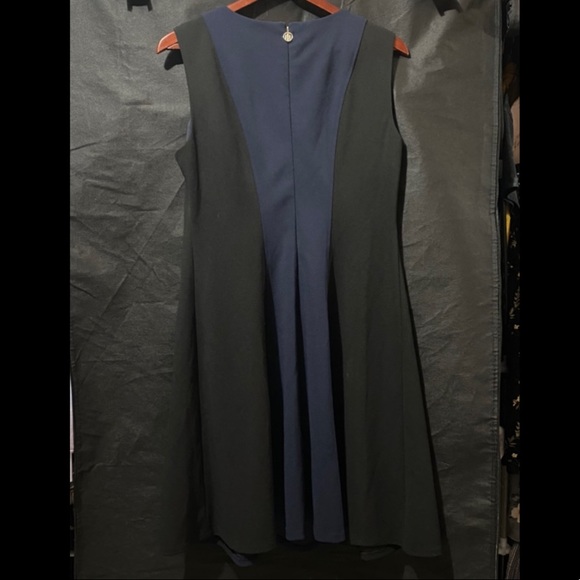 Black & Navy Sleevless Dress - Picture 4 of 4